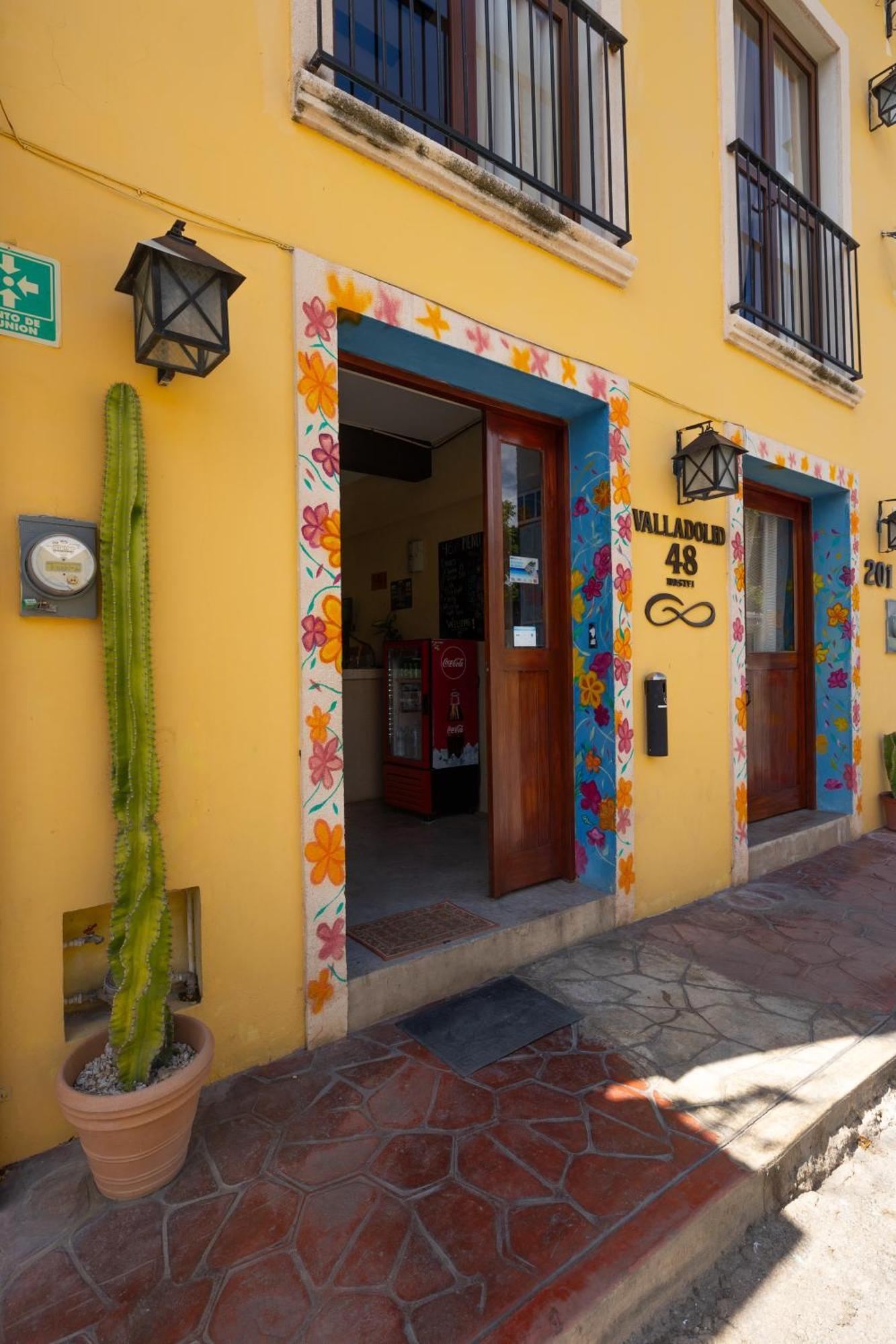 Valladolid 48 Hotel & Hostal Exterior photo